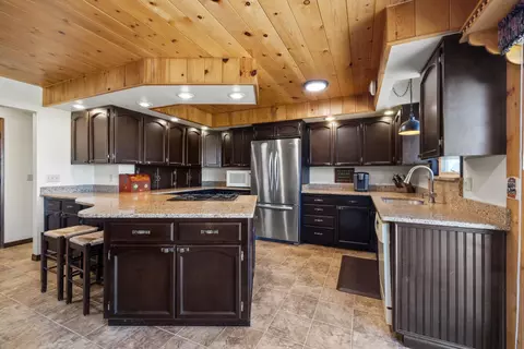Kitchen - 18610 Taylor Rd, Merrill, OR 97633 photo 1 of 4