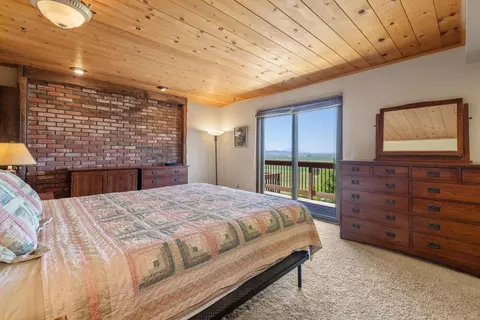 Bedroom - 18610 Taylor Rd, Merrill, OR 97633 photo 2 of 9