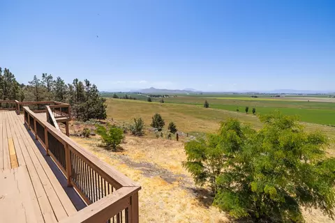 Exterior - 18610 Taylor Rd, Merrill, OR 97633 photo 10 of 19