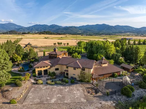 4425 Campbell Rd, Phoenix, OR 97535 photo 6