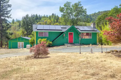 176 Debra Ln, Grants Pass, OR 97527
