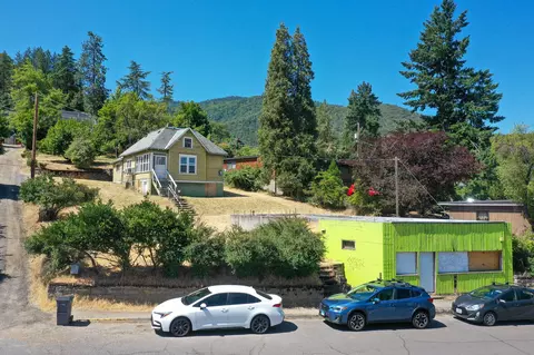 166 Hargadine St, Ashland, OR 97520