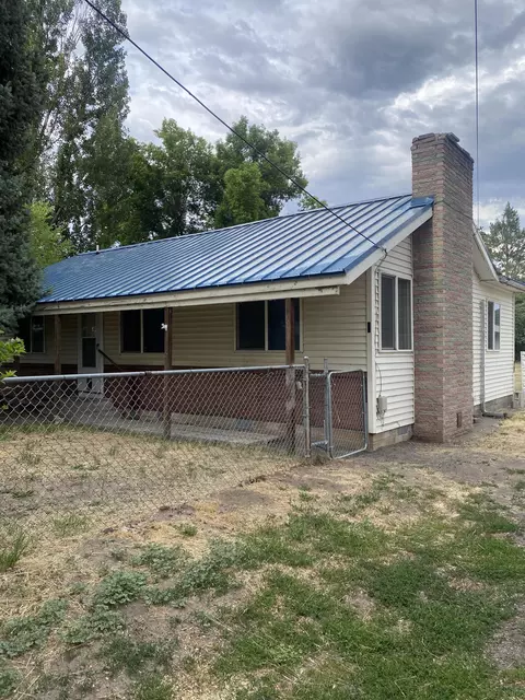 1445 Dayton St, Klamath Falls, OR 97603