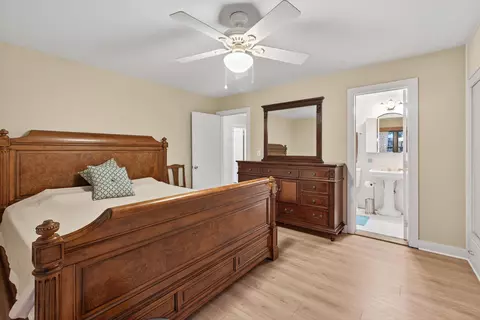 Bedroom - 2170 NE 8th St, Bend, OR 97701 photo 4 of 4
