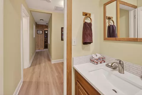 Entry Way - 2170 NE 8th St, Bend, OR 97701 photo 2 of 7