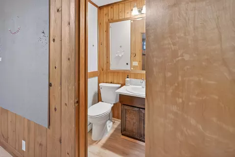 Bath - 2170 NE 8th St, Bend, OR 97701 photo 4 of 4