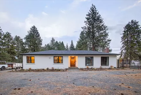Exterior - 2170 NE 8th St, Bend, OR 97701 photo 5 of 16