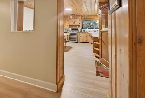 Entry Way - 2170 NE 8th St, Bend, OR 97701 photo 3 of 7