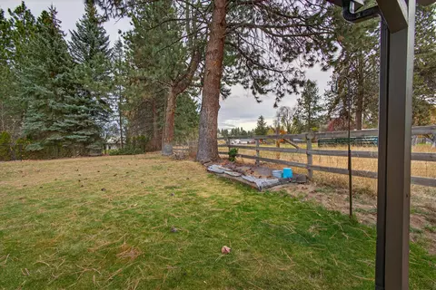 Exterior - 2170 NE 8th St, Bend, OR 97701 photo 14 of 16