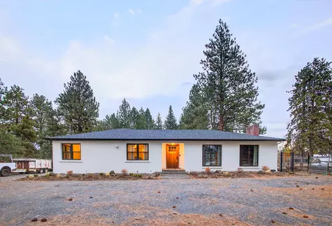 Exterior - 2170 NE 8th St, Bend, OR 97701 photo 4 of 16
