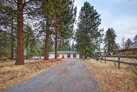 2170 NE 8th St, Bend, OR 97701