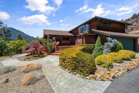 2389 Upper Applegate Rd, Jacksonville, OR 97530