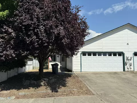 572 Mountain View Dr, Central Point, OR 97502