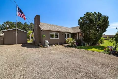 711 SW 3rd St, Madras, OR 97741