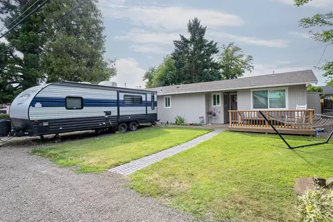 514 S Royal Ave, Eagle Point, OR 97524