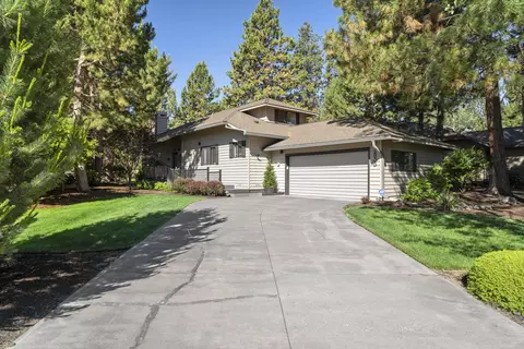 2805 NW Golf Course Dr S, Bend, OR 97703