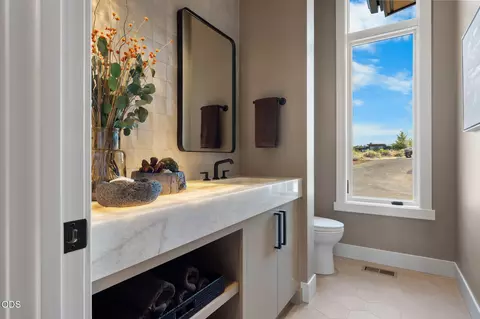 Bath - 19260 Christopher Ct, Bend, OR 97702 photo 7 of 13