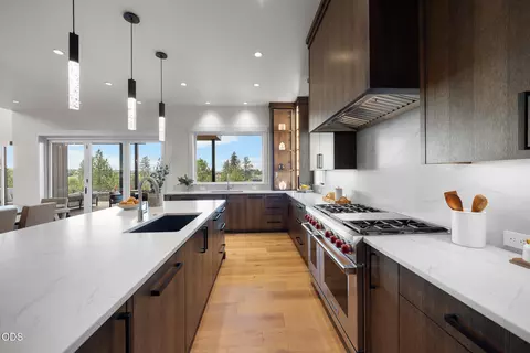 Kitchen - 19260 Christopher Ct, Bend, OR 97702 photo 4 of 6