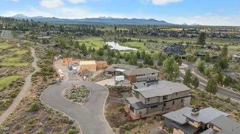 View/Area - 19260 Christopher Ct, Bend, OR 97702 photo 4 of 10