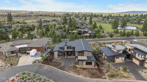 View/Area - 19260 Christopher Ct, Bend, OR 97702 photo 5 of 10
