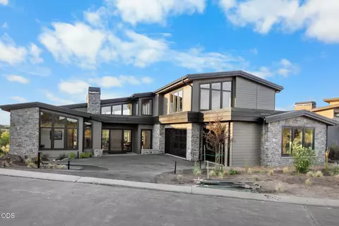 Exterior - 19260 Christopher Ct, Bend, OR 97702 photo 9 of 21