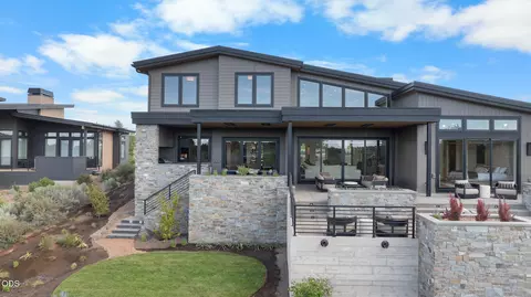 Exterior - 19260 Christopher Ct, Bend, OR 97702 photo 18 of 21