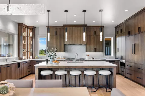 Kitchen - 19260 Christopher Ct, Bend, OR 97702 photo 1 of 6