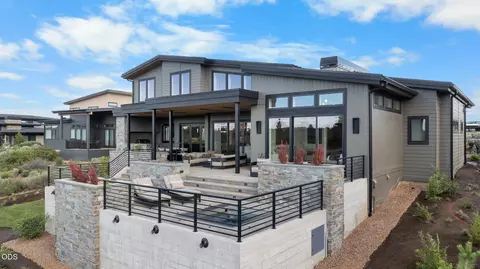 Exterior - 19260 Christopher Ct, Bend, OR 97702 photo 17 of 21