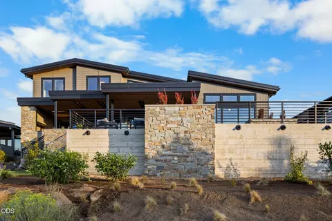 Exterior - 19260 Christopher Ct, Bend, OR 97702 photo 13 of 21