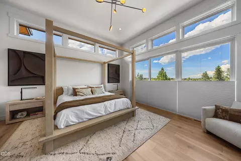 Bedroom - 19260 Christopher Ct, Bend, OR 97702 photo 2 of 9