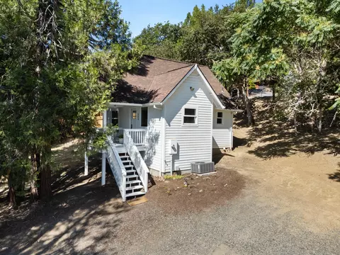 345 W Oak St, Jacksonville, OR 97530