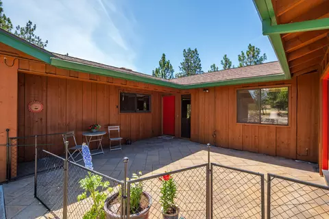 1159 Stevens Rd, Eagle Point, OR 97524 photo 4