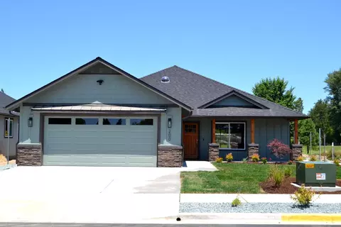 200 SW Quiet Water Ln, Grants Pass, OR 97527