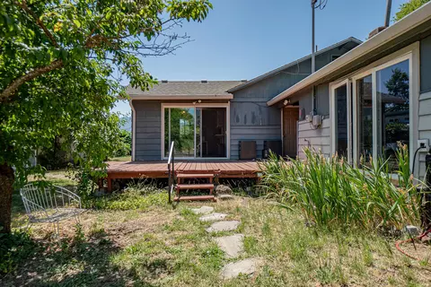 4539 Colver Rd, Talent, OR 97540