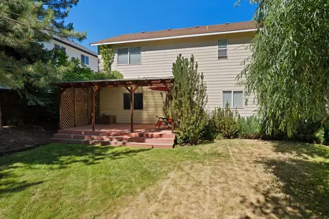Exterior - 3144 NE Nathan Dr, Bend, OR 97701 photo 7 of 13