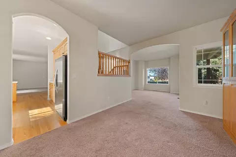 Living - 3144 NE Nathan Dr, Bend, OR 97701 photo 5 of 9