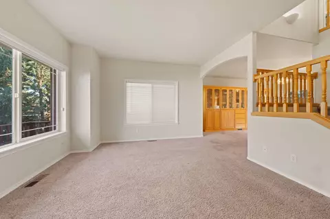 Living - 3144 NE Nathan Dr, Bend, OR 97701 photo 2 of 9