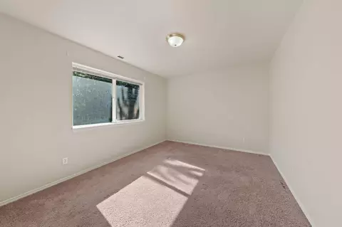 Bedroom - 3144 NE Nathan Dr, Bend, OR 97701 photo 4 of 5