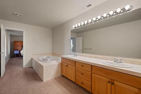 Bath - 3144 NE Nathan Dr, Bend, OR 97701 photo 1 of 4