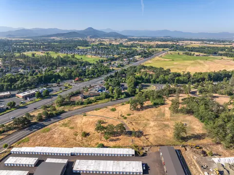 10569 Hannon Rd, Eagle Point, OR 97524 photo 7