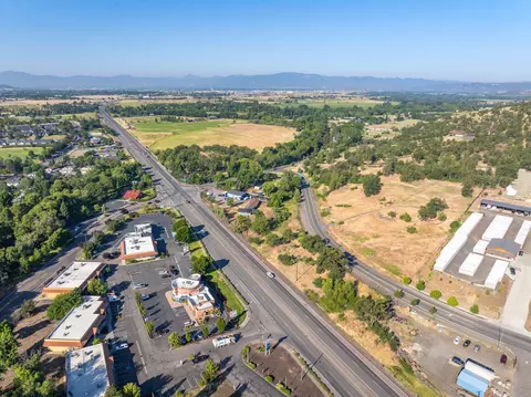 10569 Hannon Rd, Eagle Point, OR 97524 photo 13