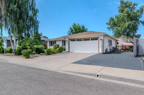 1442 Avalon Dr, Medford, OR 97501