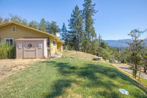 12748 Water Gap Rd, Williams, OR 97544