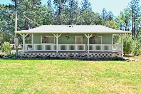387 N Old Stage Rd, Cave Junction, OR 97523