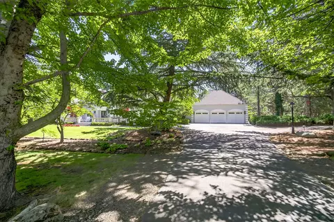Exterior - 357 Reiten Dr, Ashland, OR 97520 photo 13 of 35