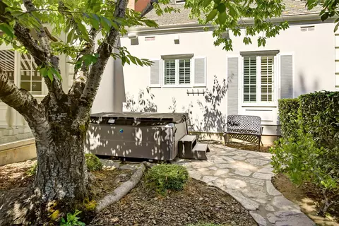 Exterior - 357 Reiten Dr, Ashland, OR 97520 photo 24 of 35