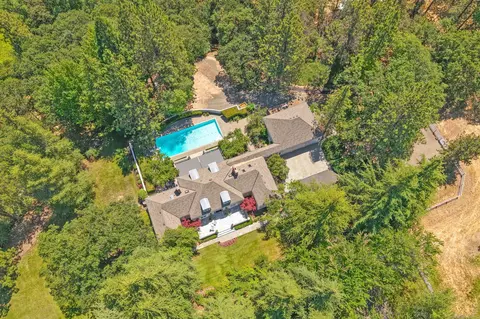 View/Area - 357 Reiten Dr, Ashland, OR 97520 photo 1 of 8