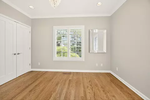 Bedroom - 357 Reiten Dr, Ashland, OR 97520 photo 1 of 6