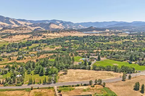 View/Area - 357 Reiten Dr, Ashland, OR 97520 photo 4 of 8