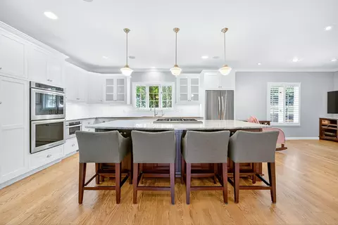 Kitchen - 357 Reiten Dr, Ashland, OR 97520 photo 1 of 8